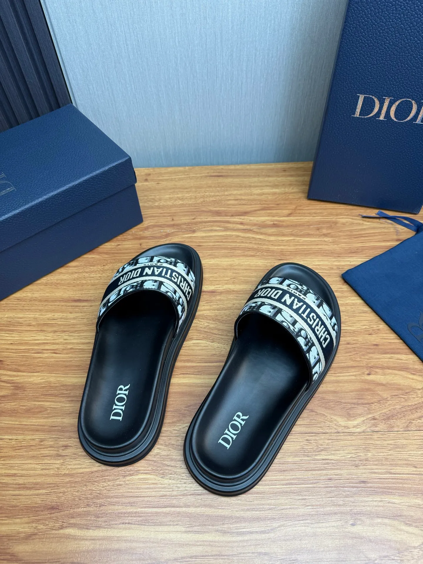 Men's shoes 260💰 Dior. Men's slippers🩴Official website 1:1 production 38-45 size 45 46 🉑️Customized original material shipped✅
